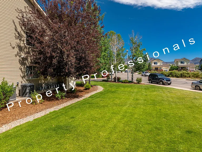 3037 Coal Mine Ave #F — Photo 11