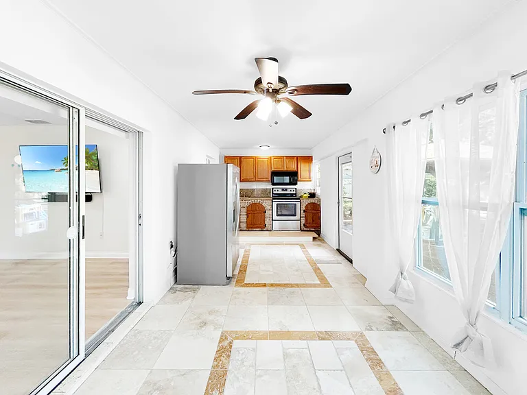 509 N Archer St — Photo 15