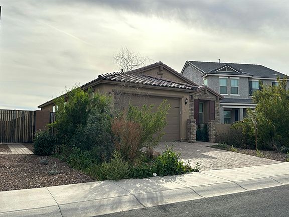 3rd image of 18037 W Encinas Ln