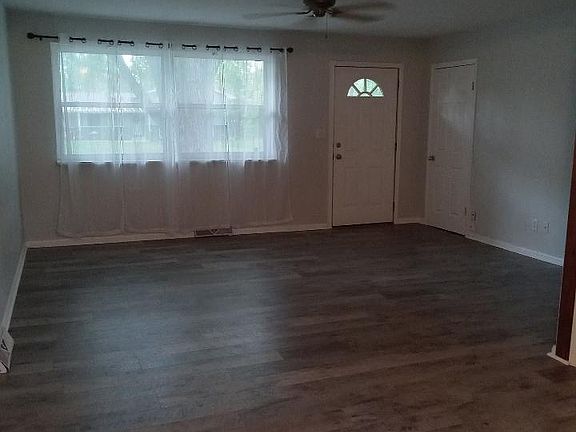 3rd image of 3373 Claydor Dr