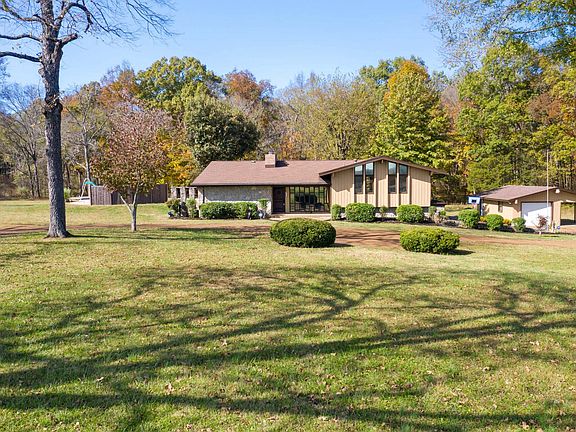 5th image of 520A Crowell Ln