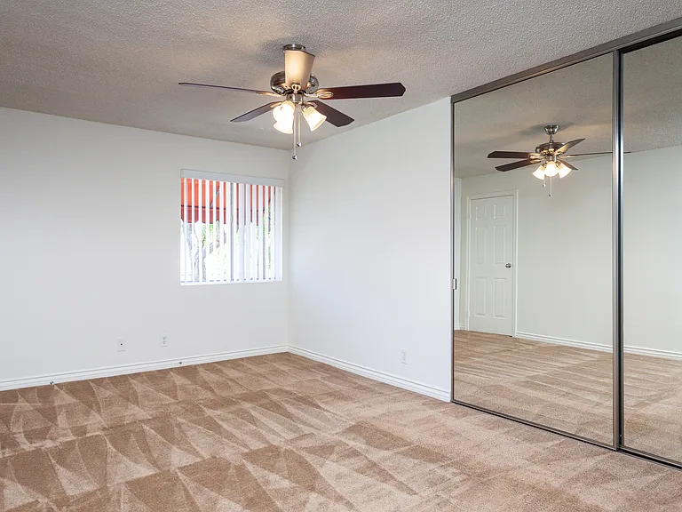 Sonoma Apartments — Photo 10
