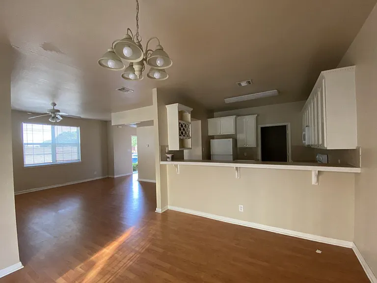 143 Chapel Hill Cir — Photo 3