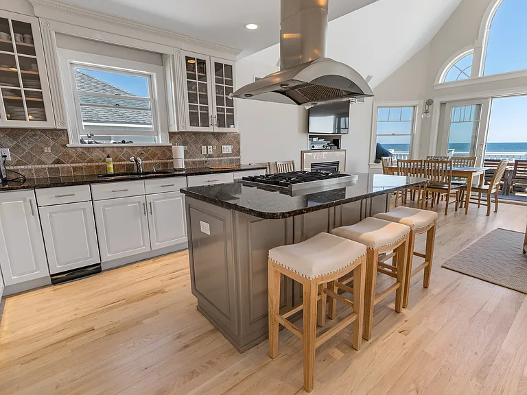 781 Dune Rd — Photo 19