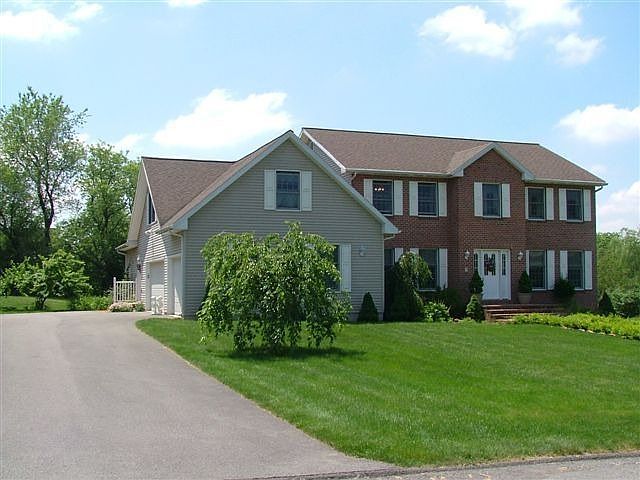 2nd image of 140 Golf View Dr
