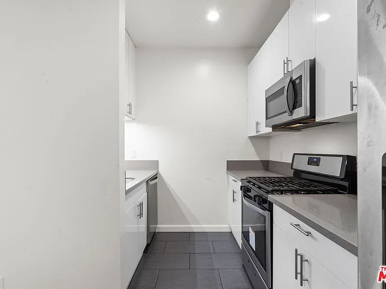 424 S Westmoreland Ave #306 — Photo 17