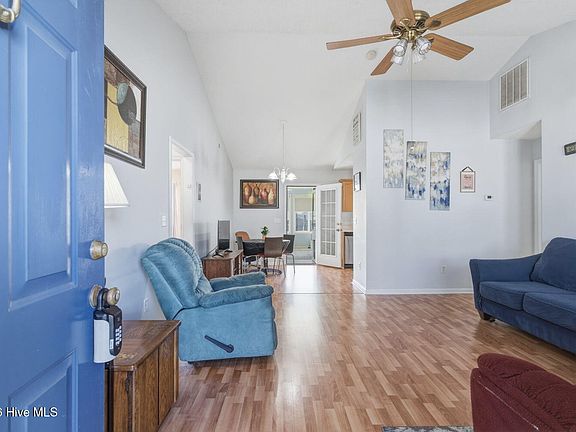 3rd image of 5410 Ulloa Place