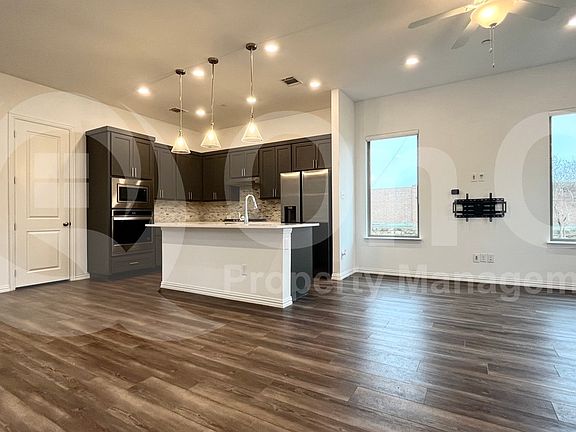 5th image of 7529 Regal Ln