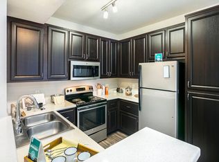 9444 Harbour Point Dr APT 33, Elk Grove, CA