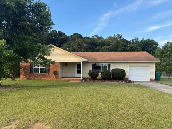 3205 Lee Altman Dr, Dalzell, SC 29040