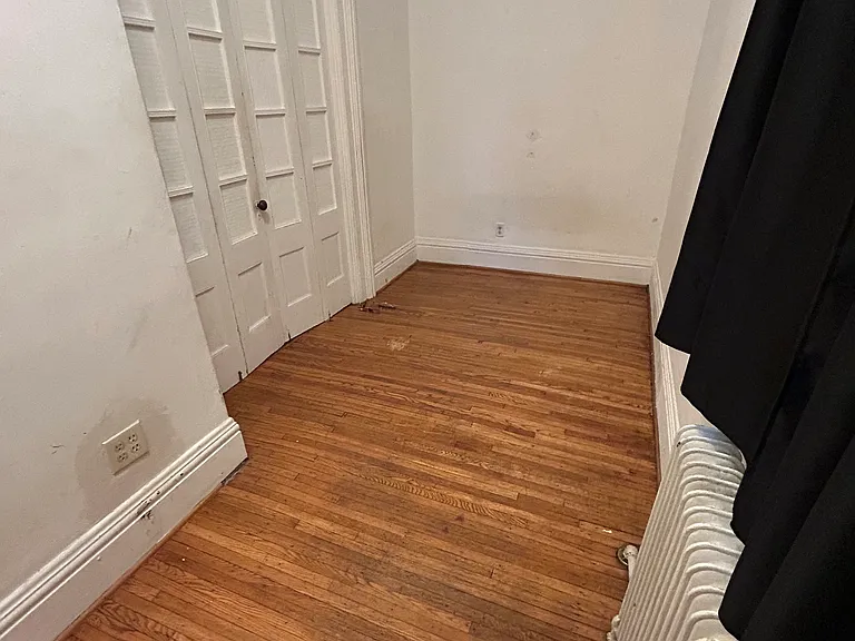2nd bedroom pocket doors