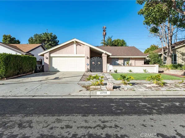 2714 S Deegan Dr, Santa Ana, CA 92704