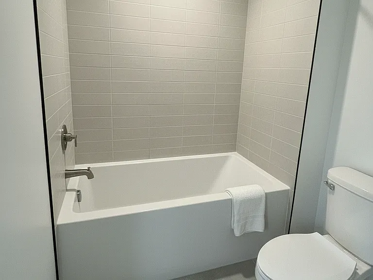 1812 51st St NW #1B — Photo 3