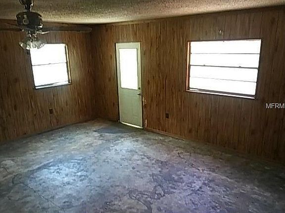 3rd image of 37112 Myrtle Dr