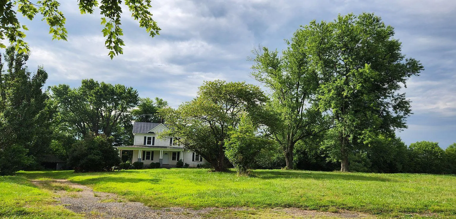 4 bed, 2239 sqft, $3,000 — Photo 1