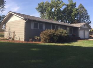 2850 Lake Shore Dr, Central Point, OR 97502