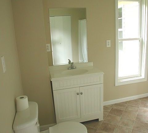5th image of 138 Coldwater Ave
