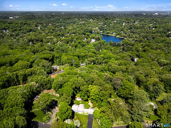 3rd image of 470 Rock Ridge Road