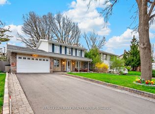 1930 Southampton Ct, Ottawa, ON K2C 0W4