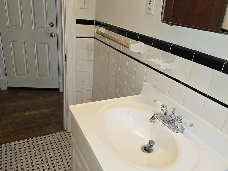 Full bathroom