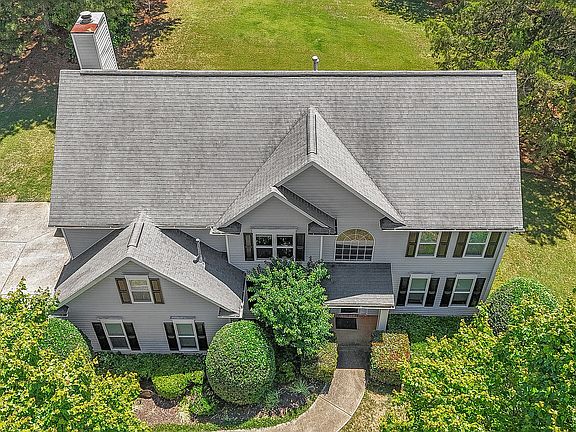 3rd image of 115 Saddle Ridge Way