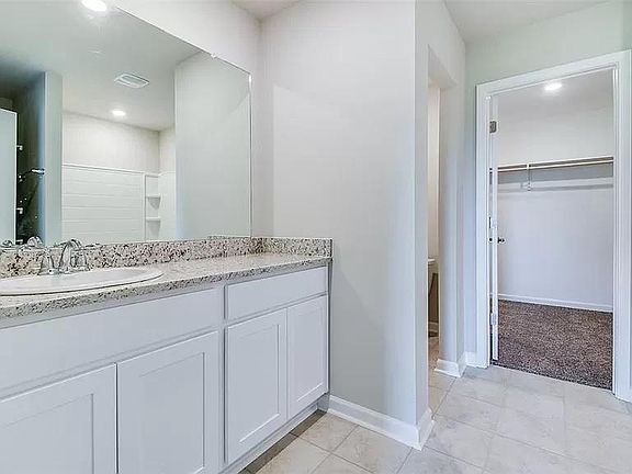 4th image of 994 Crossbrook Blvd #2