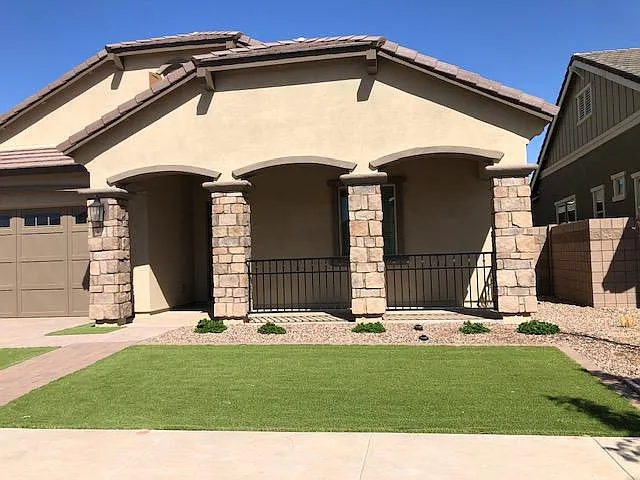 5 bed, 2579 sqft, $3,100 — Photo 2