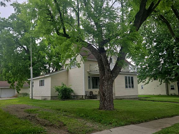3rd image of 708 11th Ave
