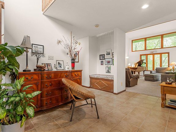 4th image of 21465 Old Walnut Ct