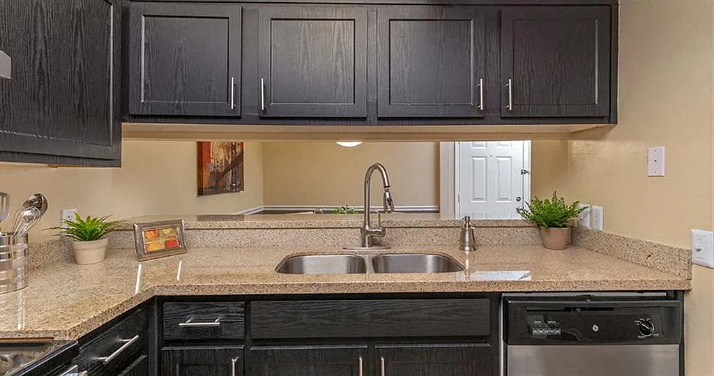 Building Photo - High Ridge Apartments