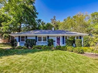 820 Sunset Rd, Wheaton, IL 60189