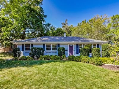 820 Sunset Rd, Wheaton, IL, 60189