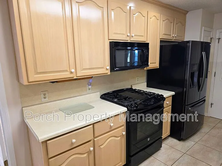 303 Shoreline Dr — Photo 12