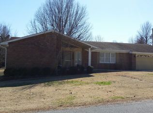 1280 Homecrest Dr, Piggott, AR 72454
