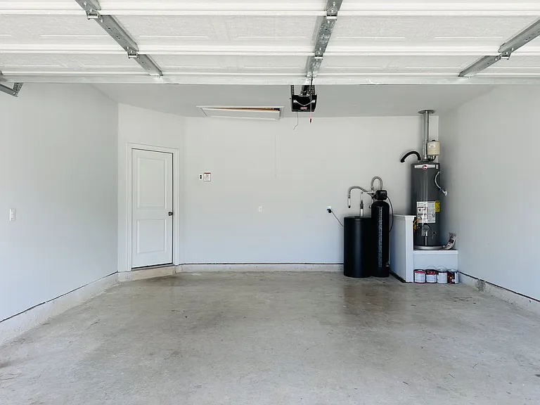 8907 Ladbroke Grv — Photo 19