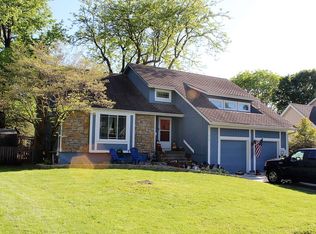 410 NE Stanton Ln, Lees Summit, MO 64064