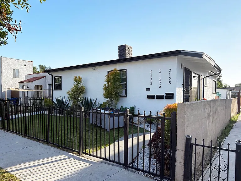 2123 Martin Luther King Jr Ave — Photo 13