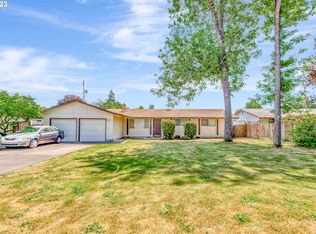 1166 Irvington Dr, Eugene, OR 97404