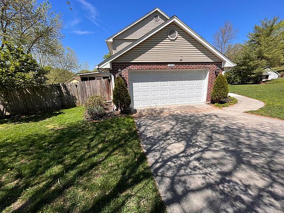 3rd image of 1320 Clear Brook Dr