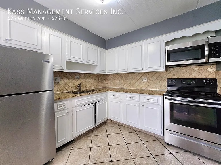 426 Wesley Ave #1 — Photo 6