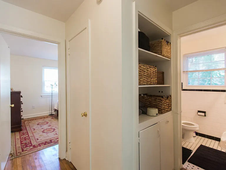 hallway/bath storage