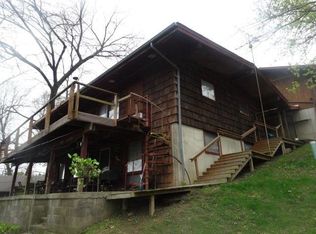 4212 4213 W Lakeshore Dr, Brooklyn, IA 52211