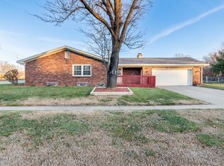 4111 Graf Dr, Louisville, KY 40220