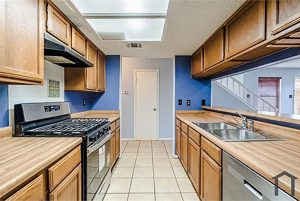 7825 Beauregard Cir — Photo 1