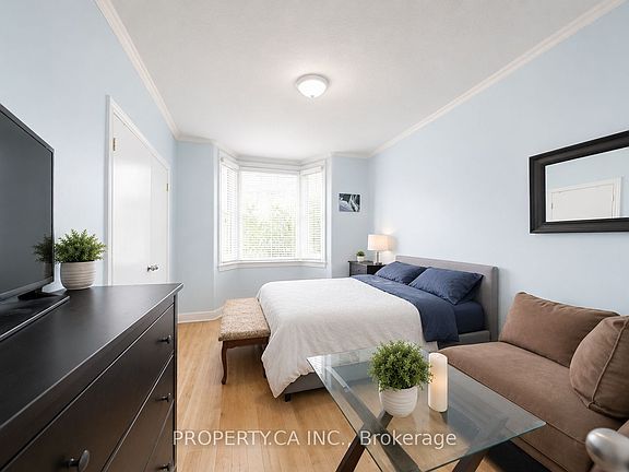 4th image of 107 Runnymede Rd #1