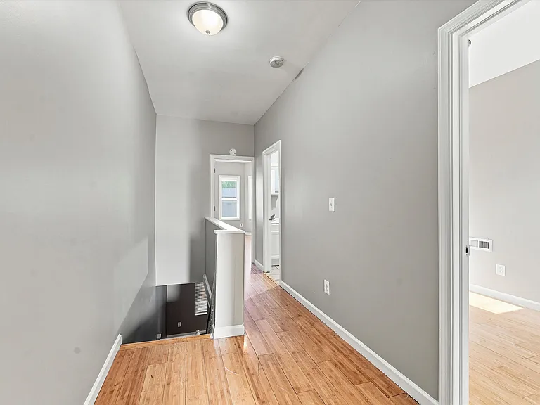 1551 N Allison St — Photo 12