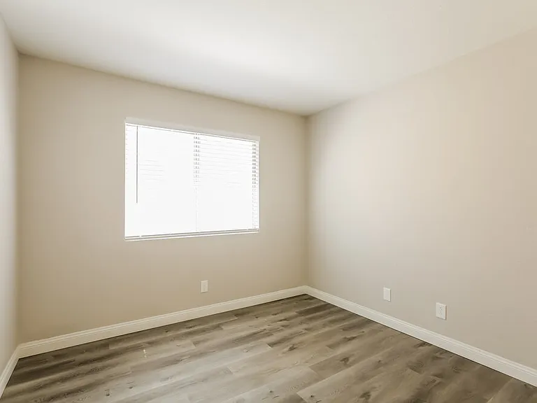 1433 Bellglen Dr — Photo 13