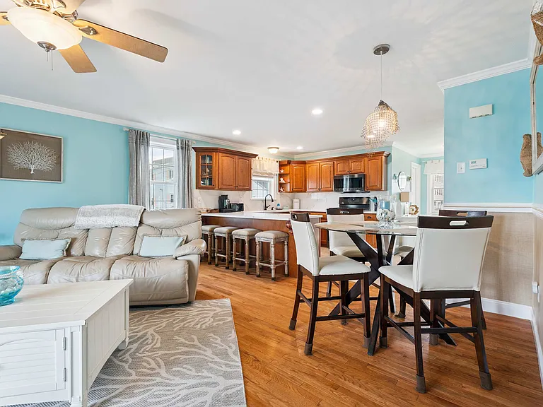 18 Ocean St #1 — Photo 8