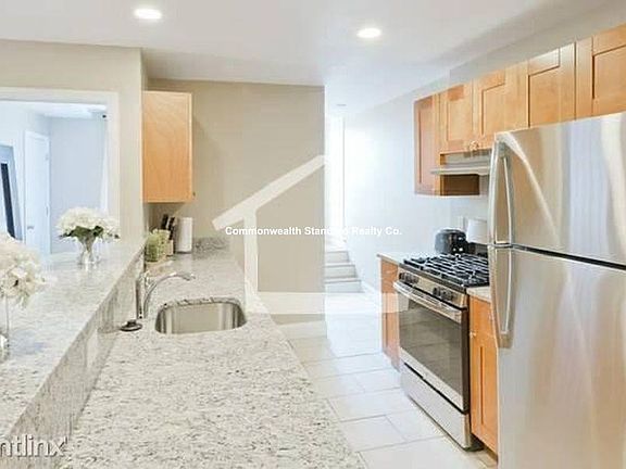 3rd image of 85 Egmont St #14