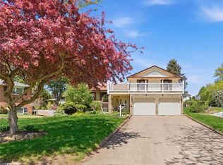9 Magnolia Ct, Fonthill, ON L3E 0H5